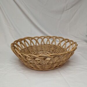 Large Woven Wicker Basket Large Scalloped Round Decorative Bowl
